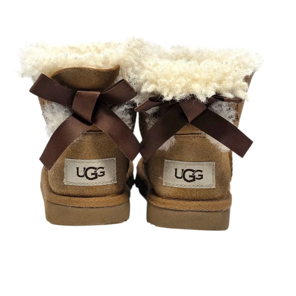 UGG Toddler Mini Bailey Bow II Chestnut Suede Boots‎ Size 8T 1017397T